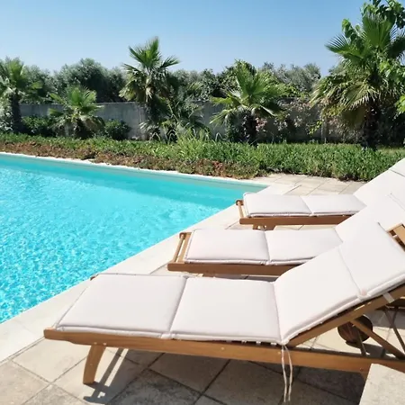 فيلة Leonida